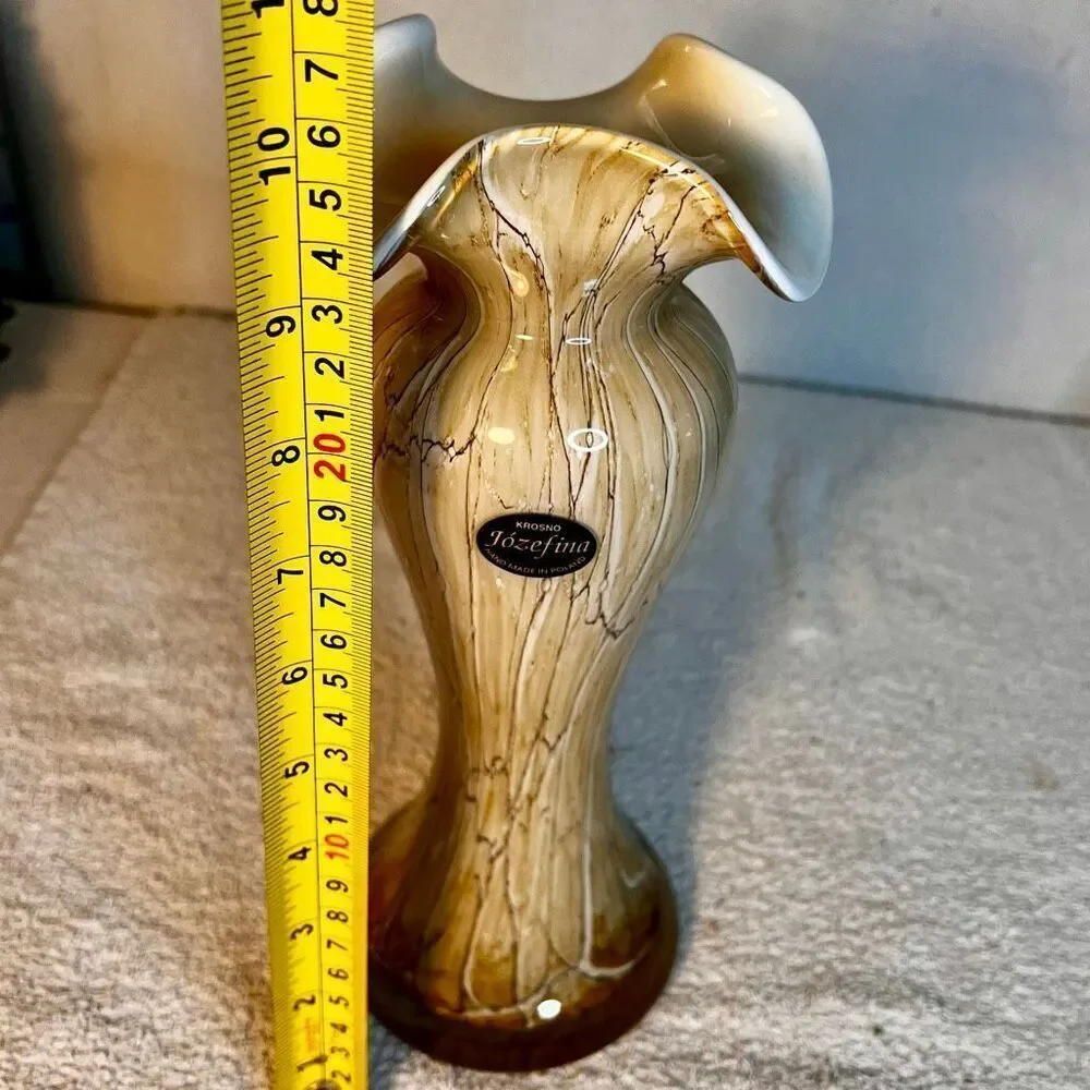 Jozefina Krosno ruffled vase